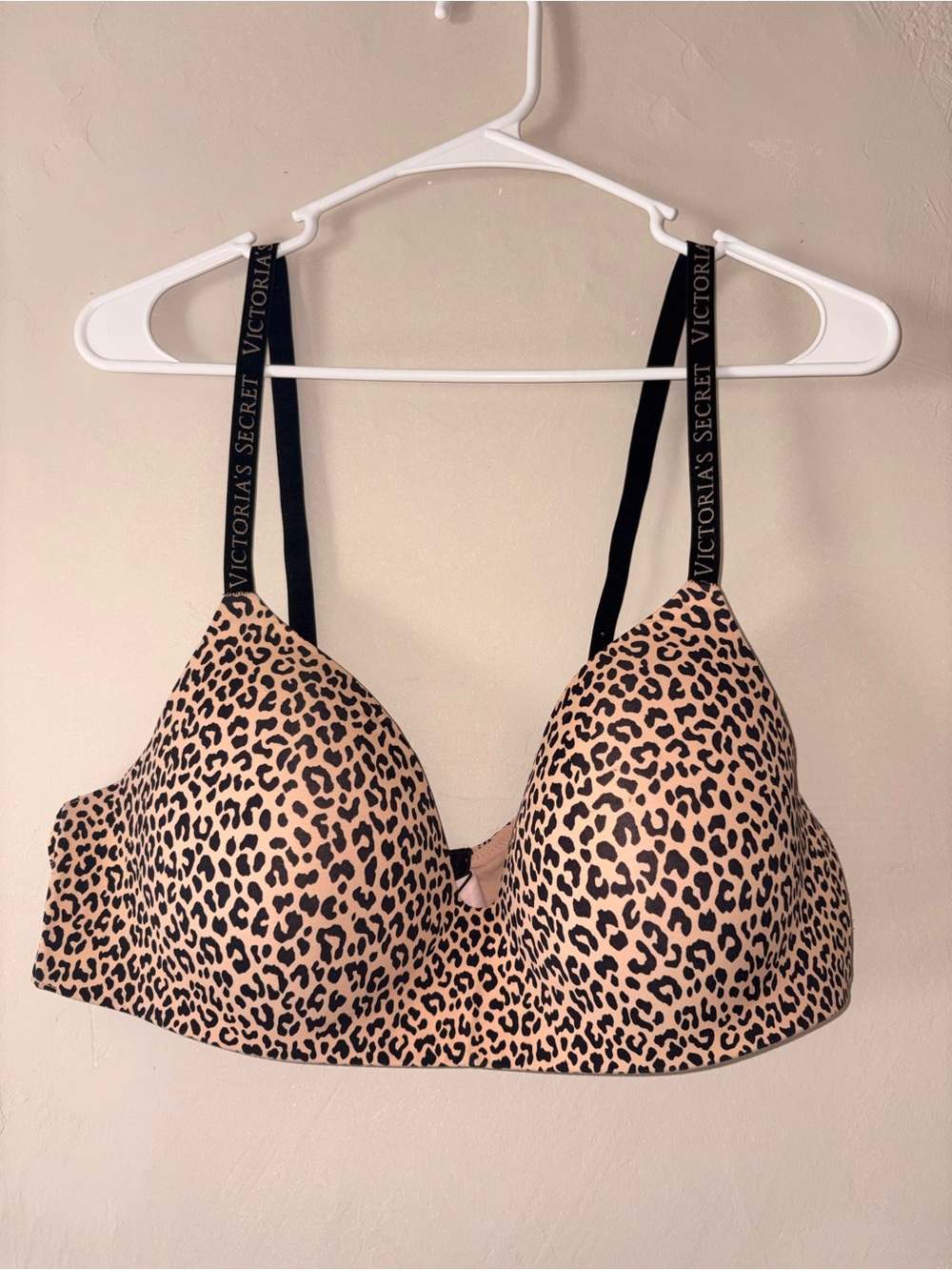 Victoria’s Secret leopard print t shirt bra lightly lined wireless 40C